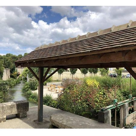 Logement Cosy Parking Prive Situe Au Coeur Du Village Reviers Exterior photo