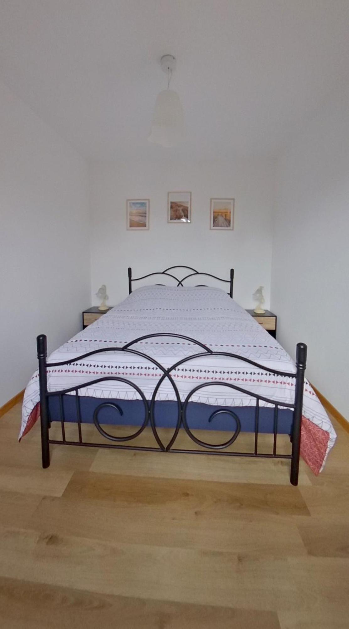 Logement Cosy Parking Prive Situe Au Coeur Du Village Reviers Exterior photo