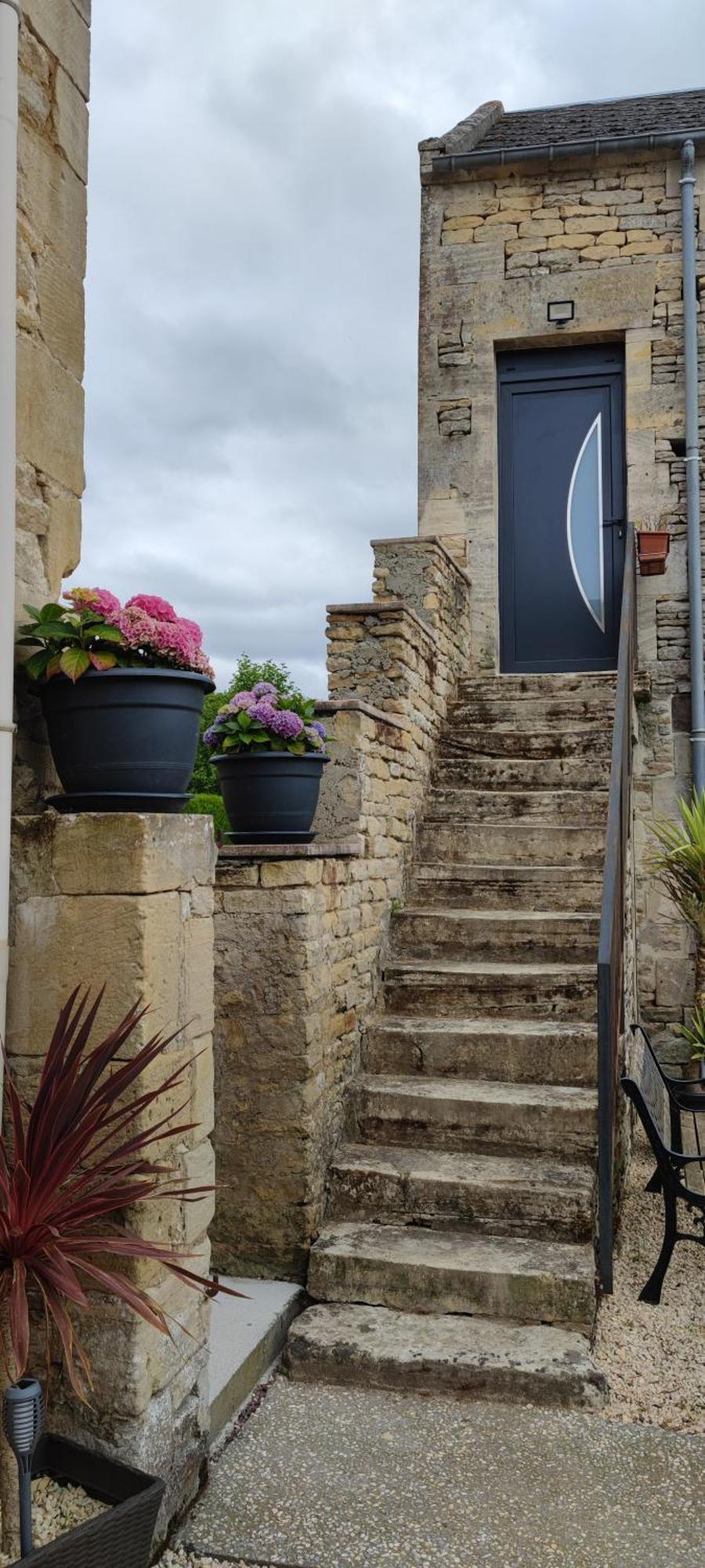 Logement Cosy Parking Prive Situe Au Coeur Du Village Reviers Exterior photo